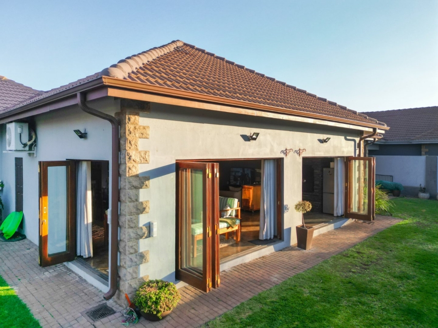 3 Bedroom Property for Sale in Meerhof North West